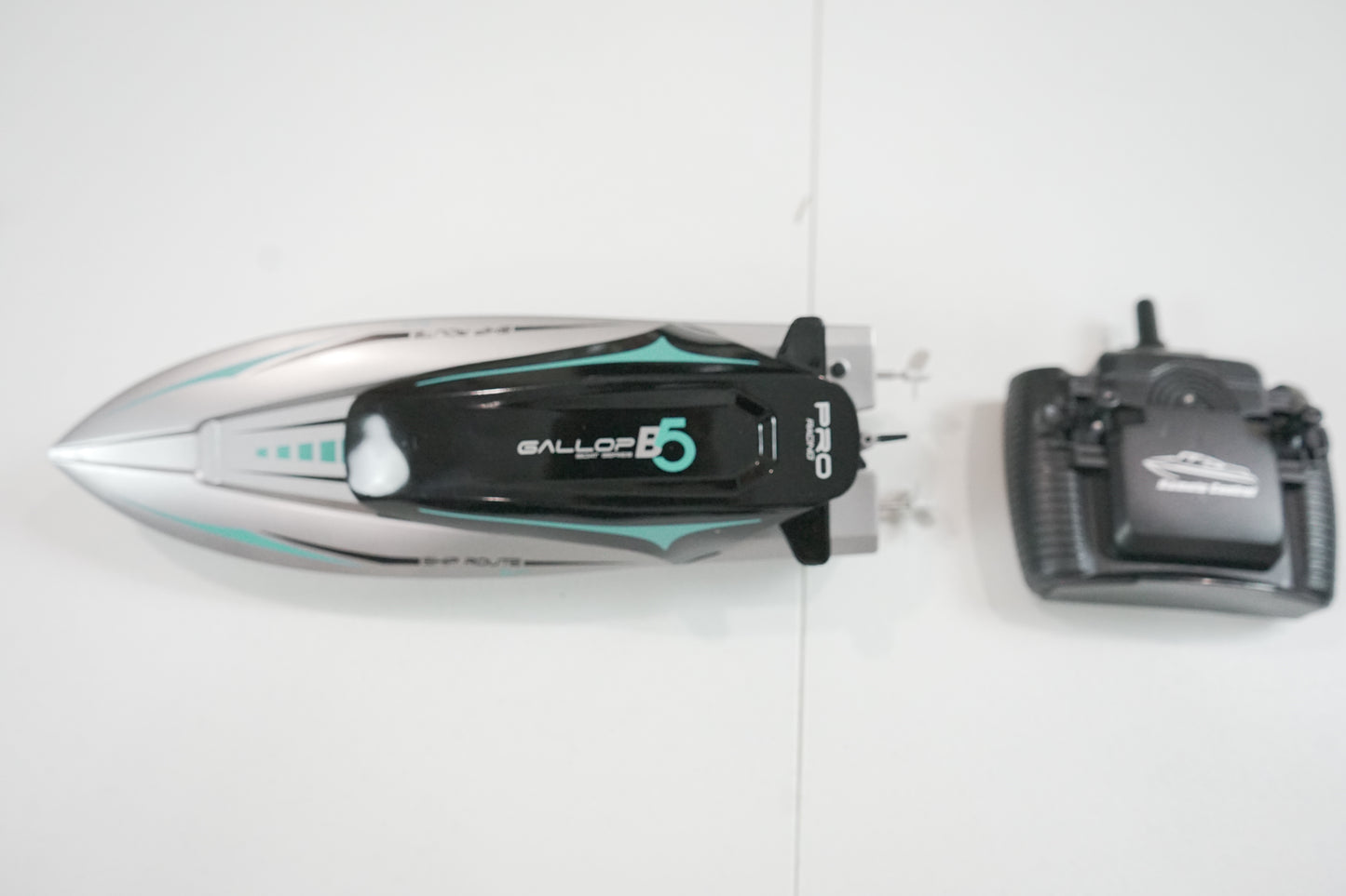 Gallop B5 remote control boat